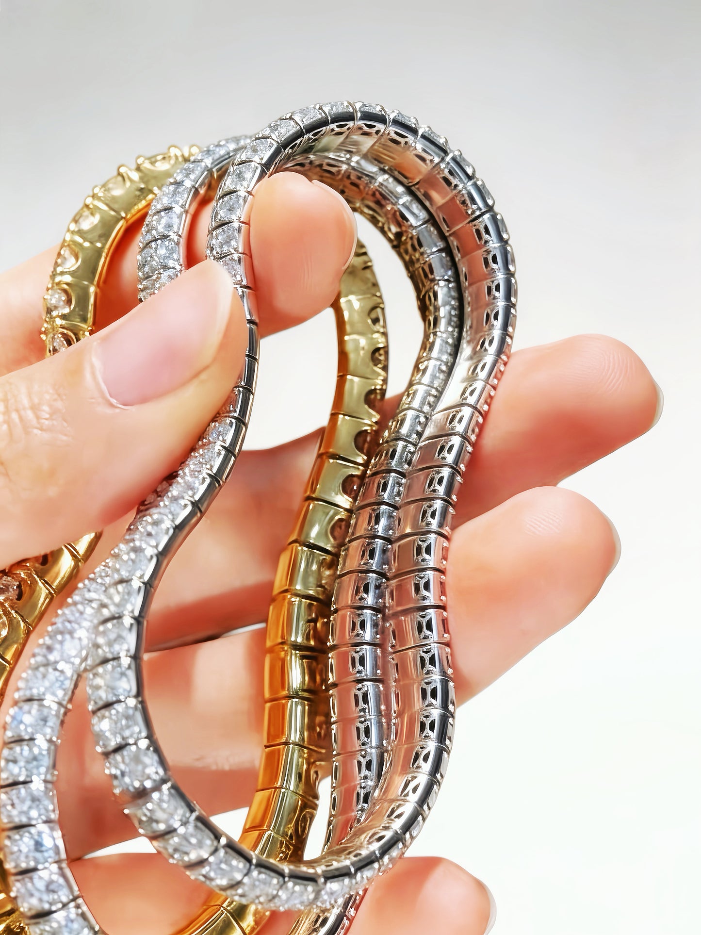 Elastic 18k Gold Lab Grown Diamond Bracelet (Item No. VT262）