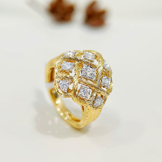 Vintage 18k Gold Diamond Ring (Item No. VT520）