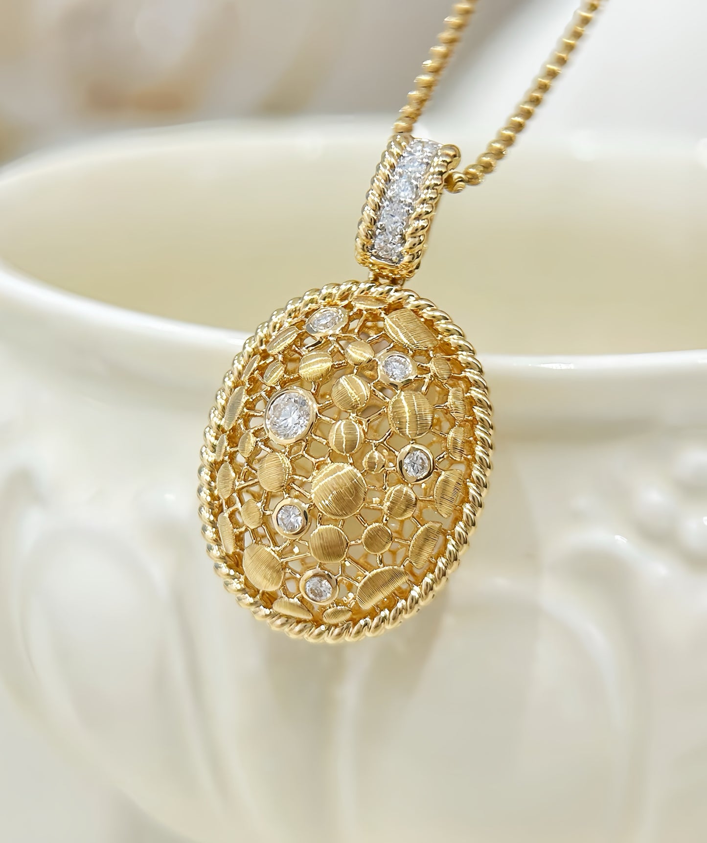 Vintage 18k Gold Diamond Pendant (Item No. VT322)