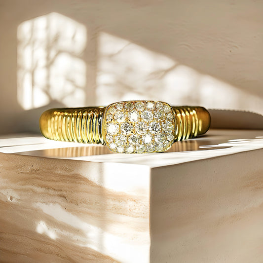 Vintage 18k Gold Diamond Ring (Item No. VT188）