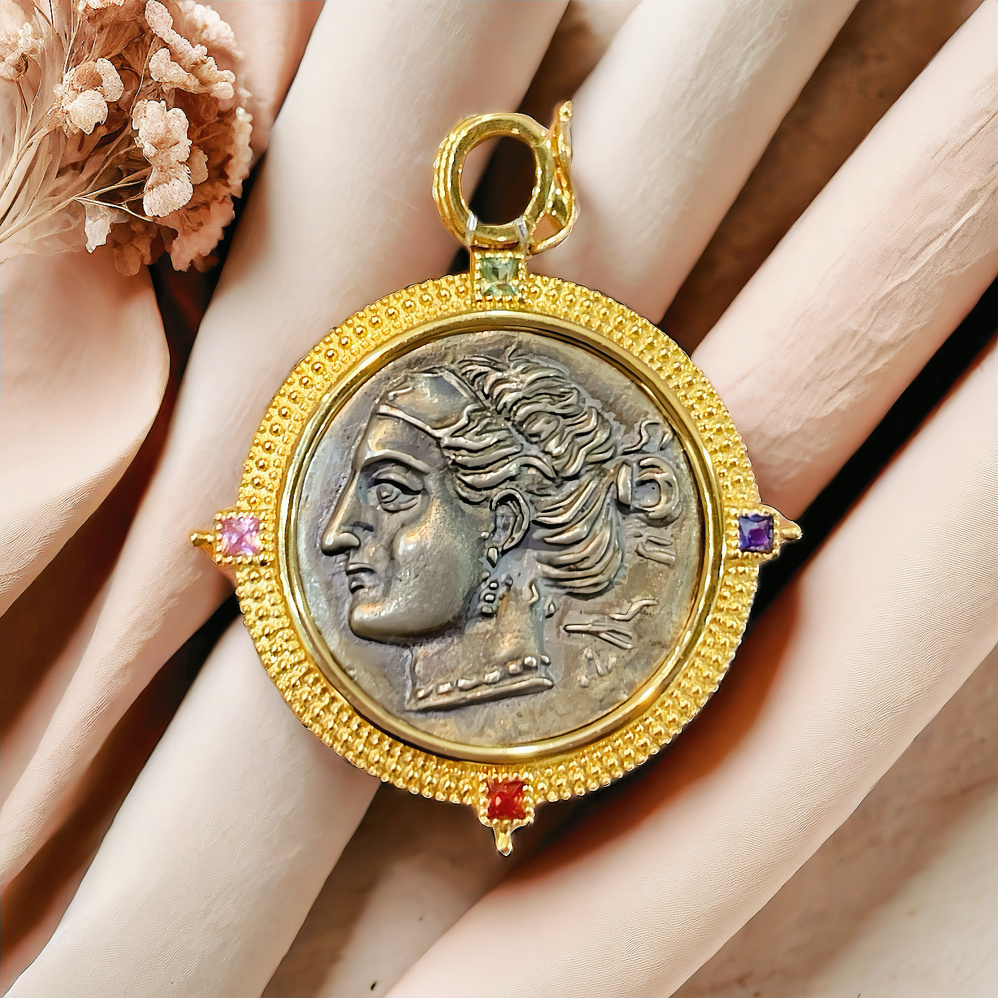 Aphrodite Ancient Greek Coin Medallion 18K Gold Pendant (Item No. COIN083）
