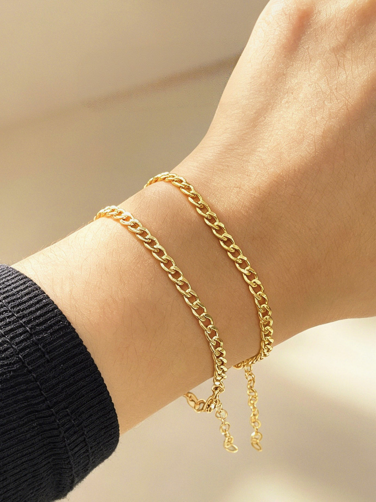 Curb Link 18K Gold Bracelet (Item No. SJB011）
