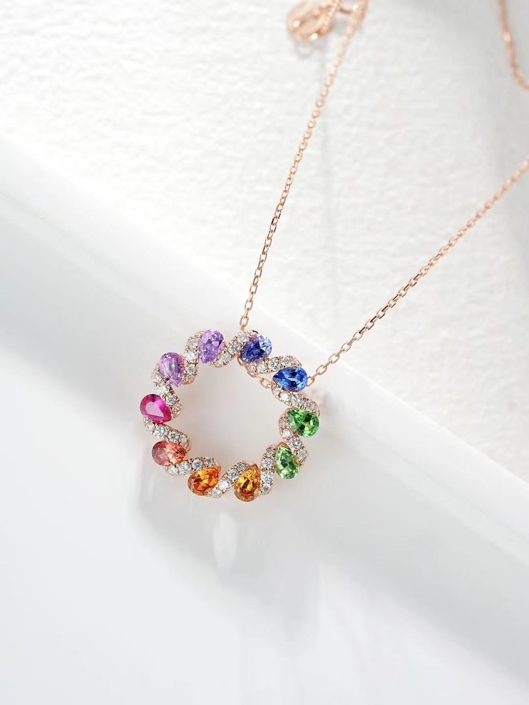 Rainbow Sapphire 18K Gold Pendant (Item No. SA004）