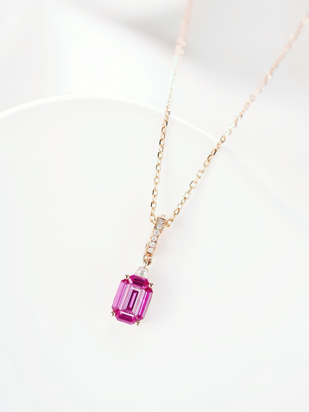 Ruby 18k Gold Pendant (Item No. SA106）