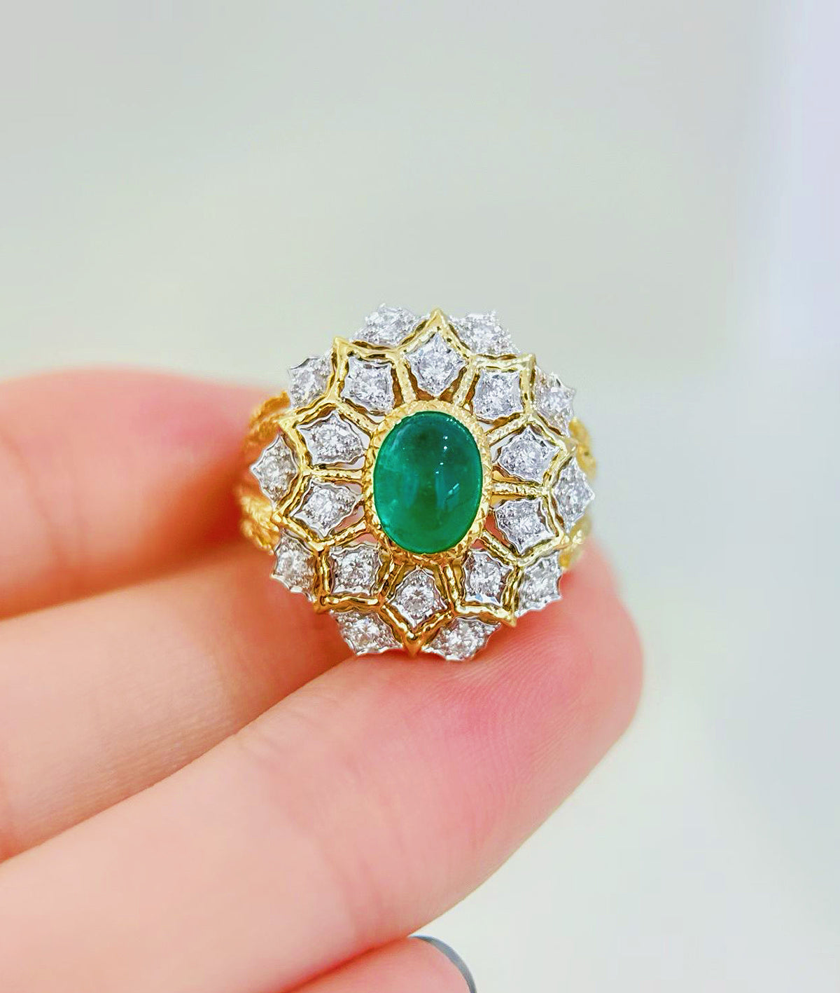 Vintage 18k Gold Diamond Emerald Ring (Item No. VT511）