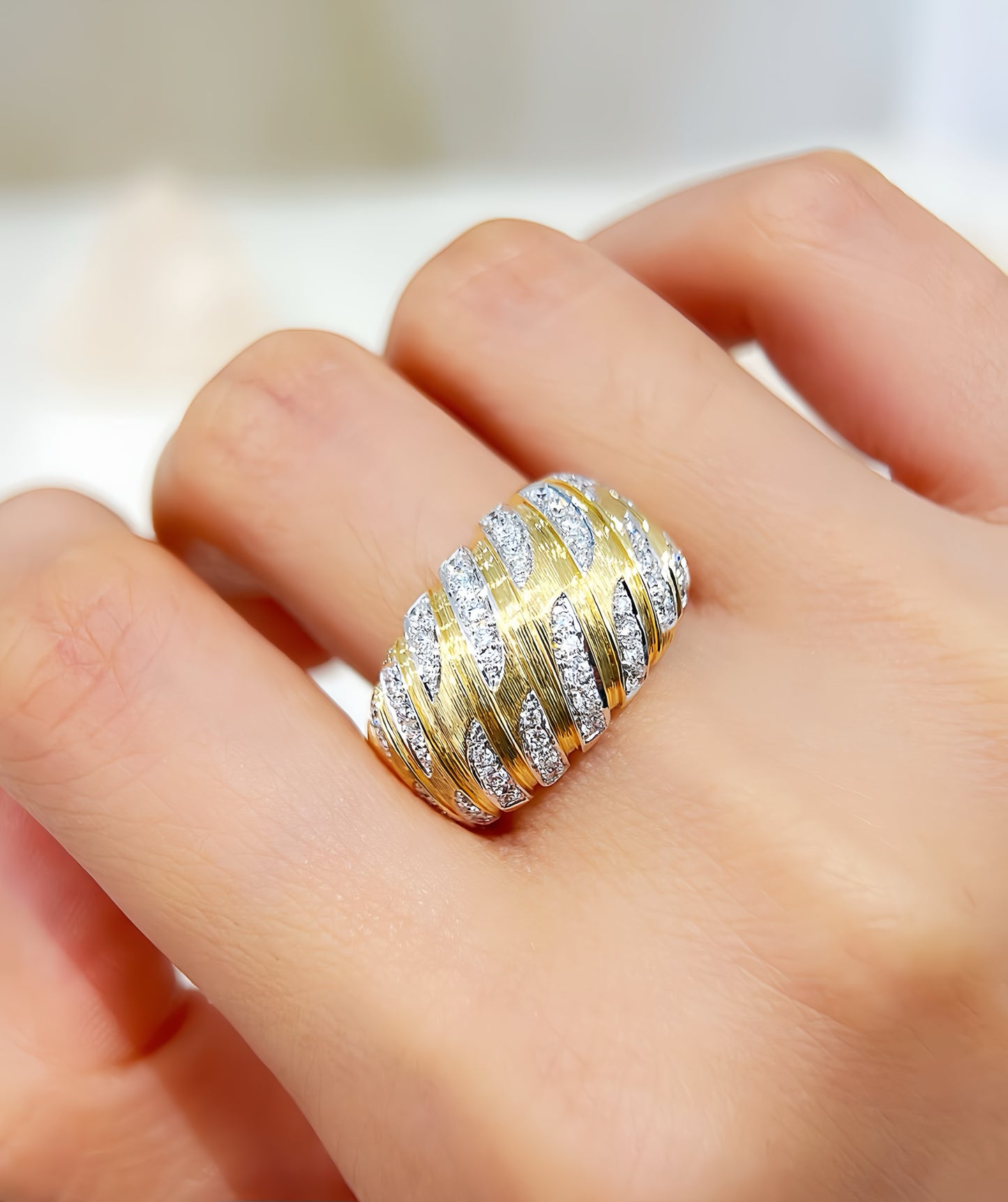 Vintage 18k Gold Diamond Ring (Item No. VT391）