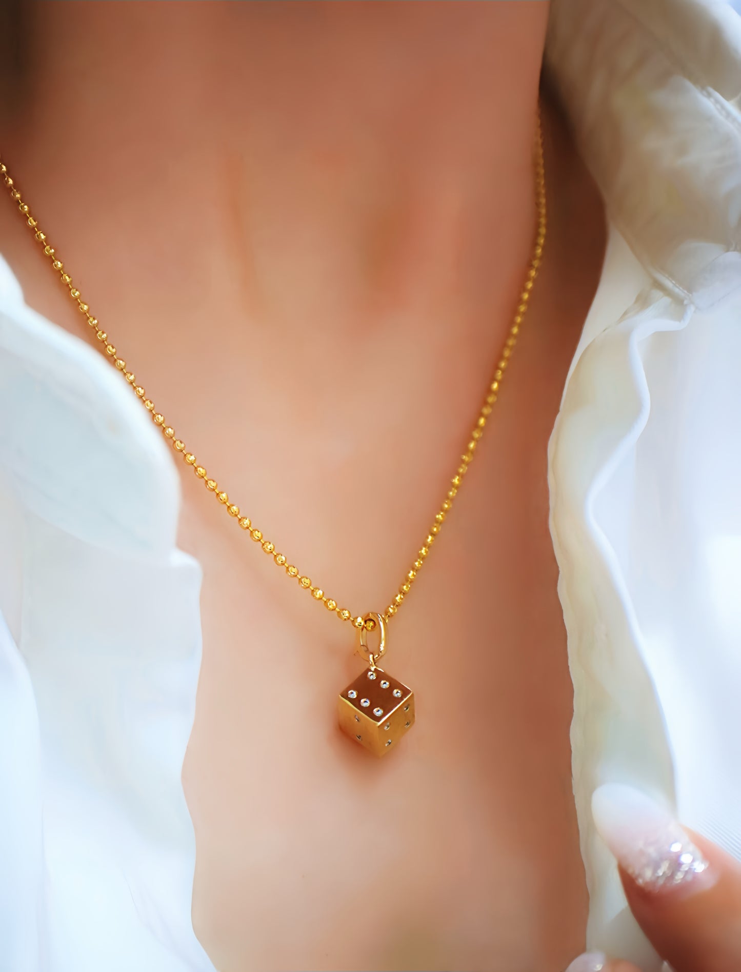 Dice 18k Gold Diamond Pendant (Item No. VT117）