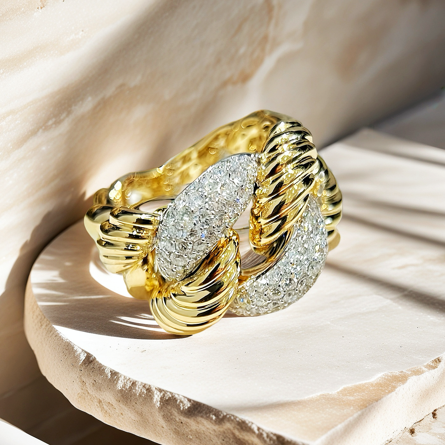 Large Vintage Cuban 18k Gold Diamond Ring (Item No. VT007）