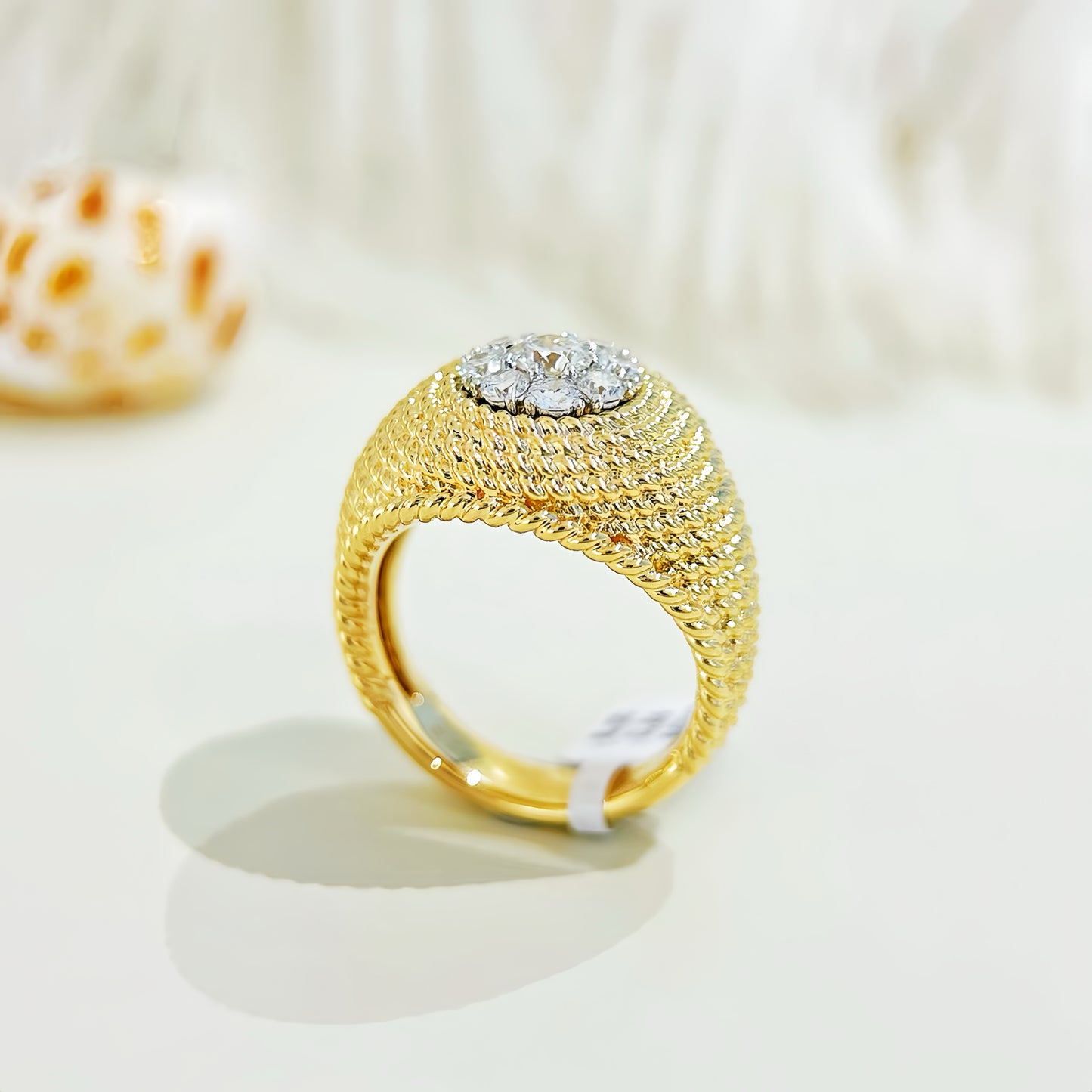 Flower Vintage 18k Gold Diamond Ring (Item No. VT270)