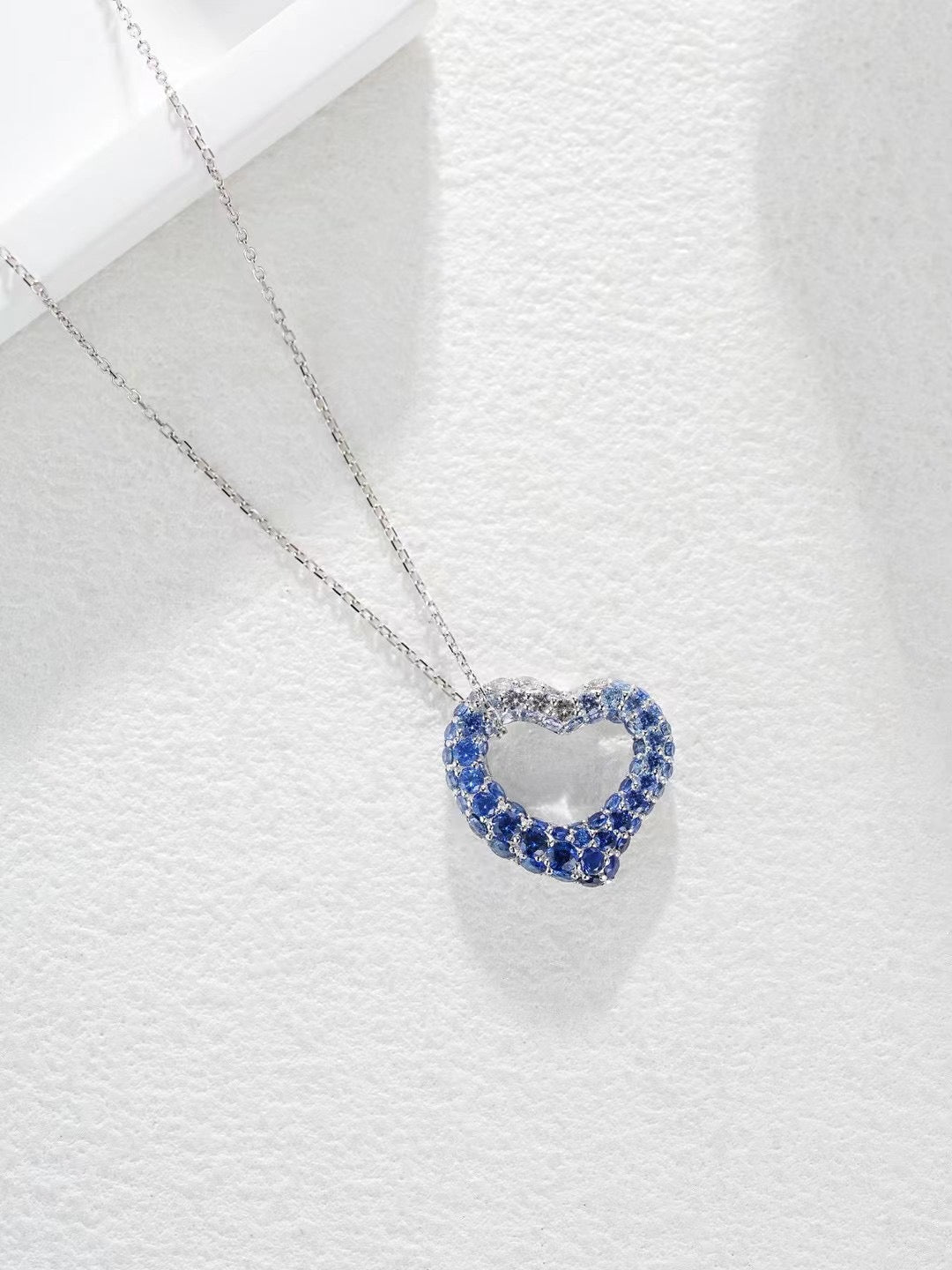 Rainbow Sapphire 18K Gold Pendant (Item No. SA001）