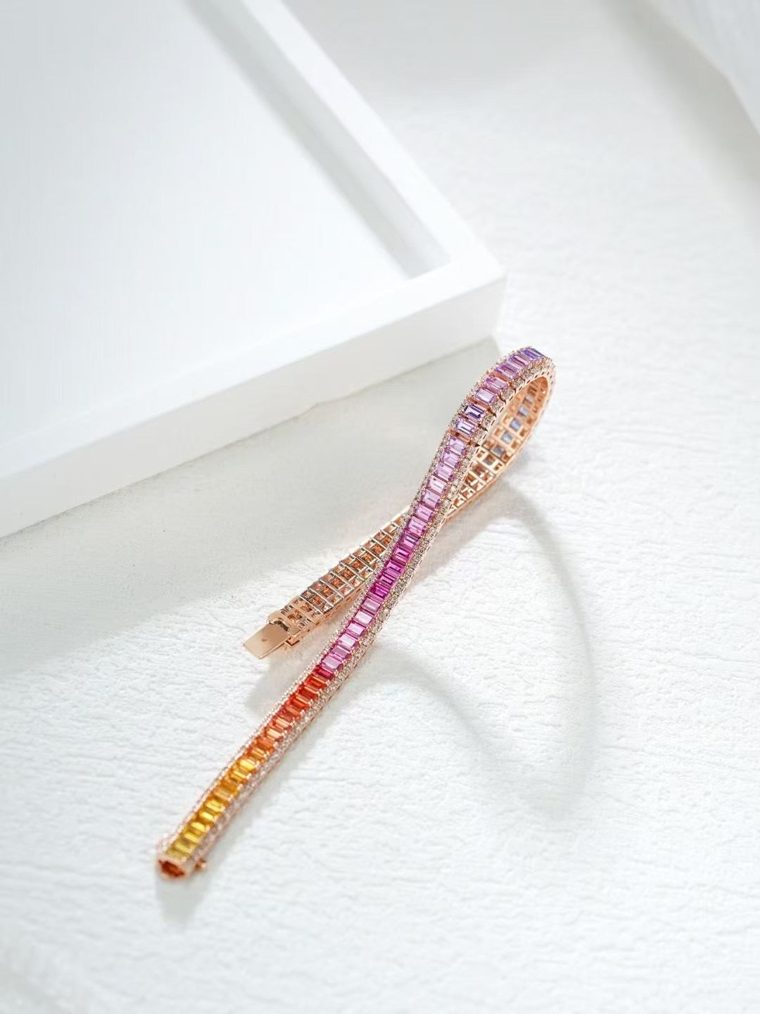 Rainbow Sapphire 18k Gold Bracelet (Item No. SA127）
