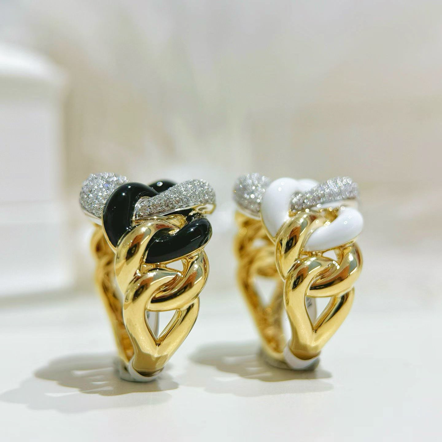 Enamel 18k Gold Diamond Ring (Item No. VT469）