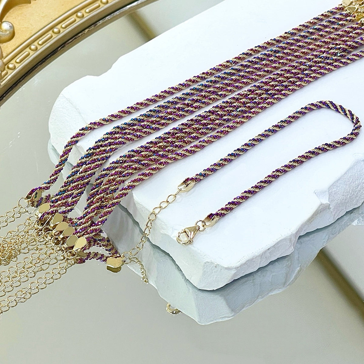 Weaving 18k Gold Bracelet (Item No. SJB022）