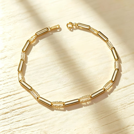 Curb Link Light Weight 18K Gold Bracelet (Item No. HFB022）