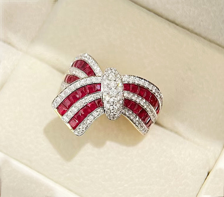 Classic Tie 18k Gold Diamond Ring (Item No. VT228）