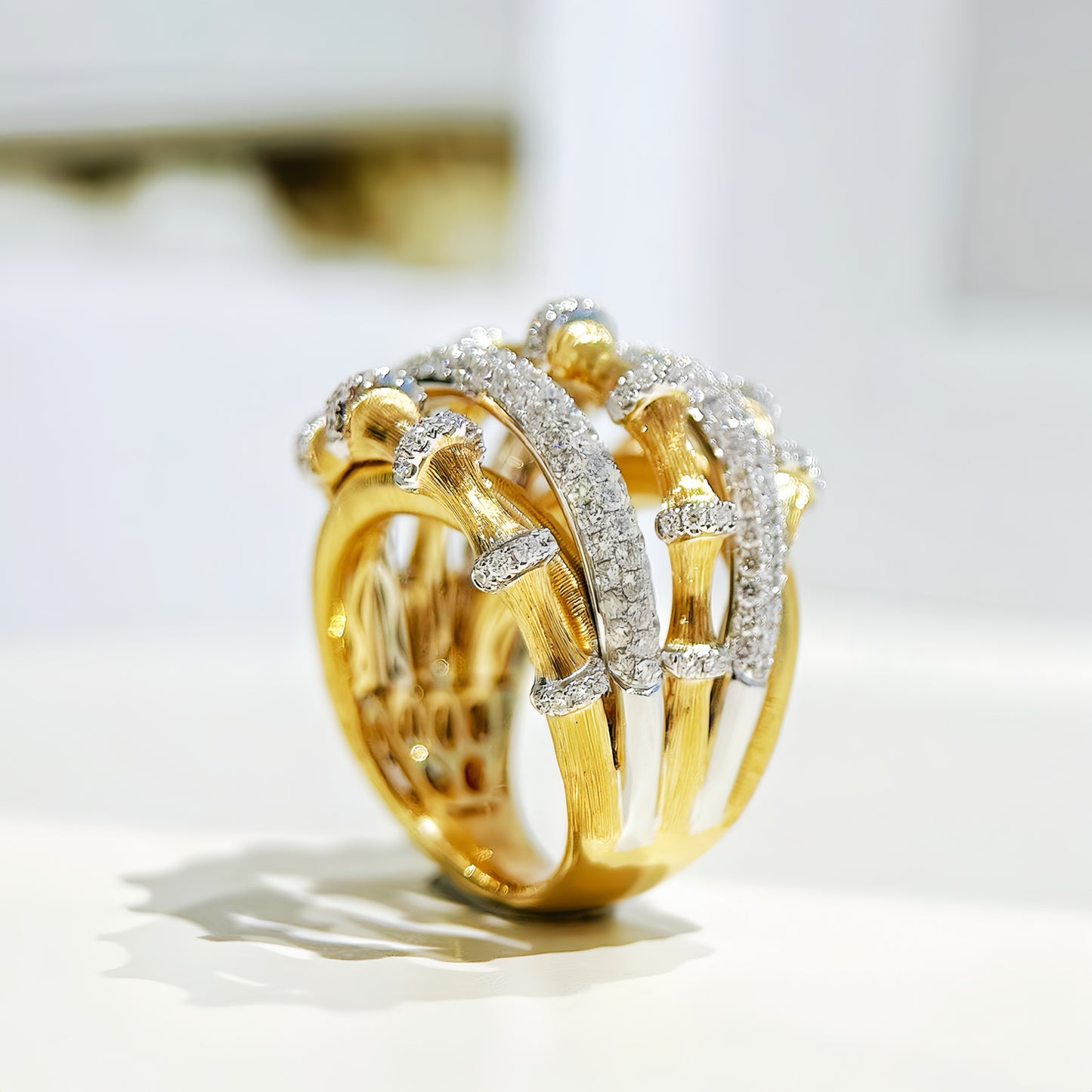 Vintage 18k Gold Diamond Ring (Item No. VT384）