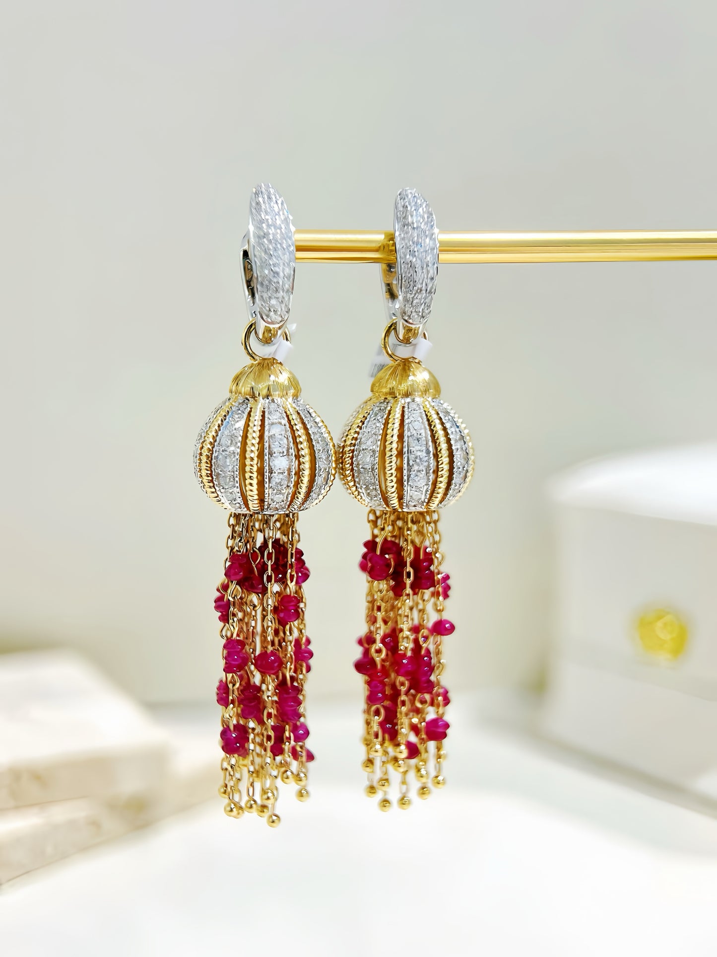 Grape 18k Gold Diamond Ruby Earring (Item No. VT377）