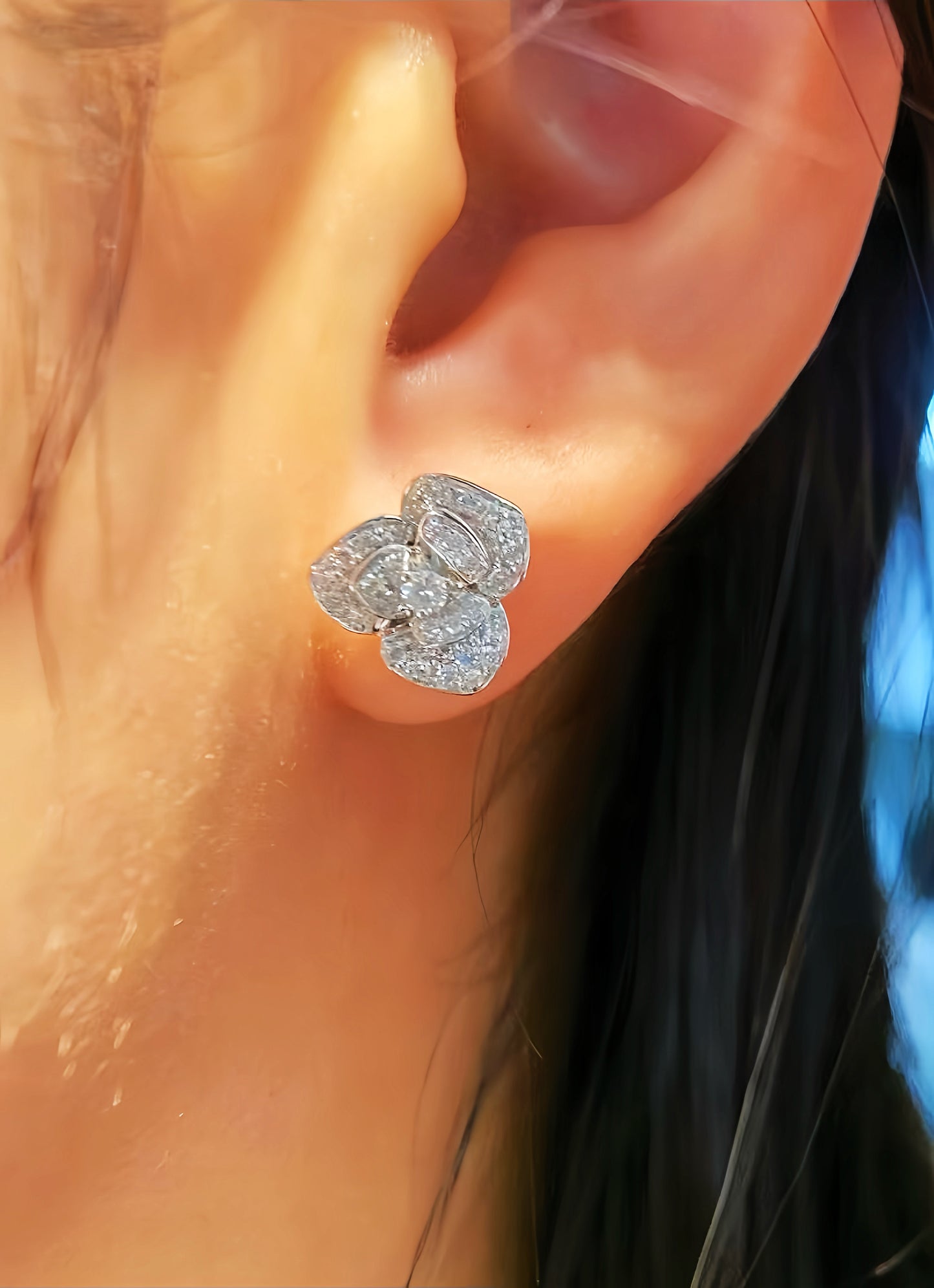 Rose 18k Gold Diamond Earring (Item No. VT190）