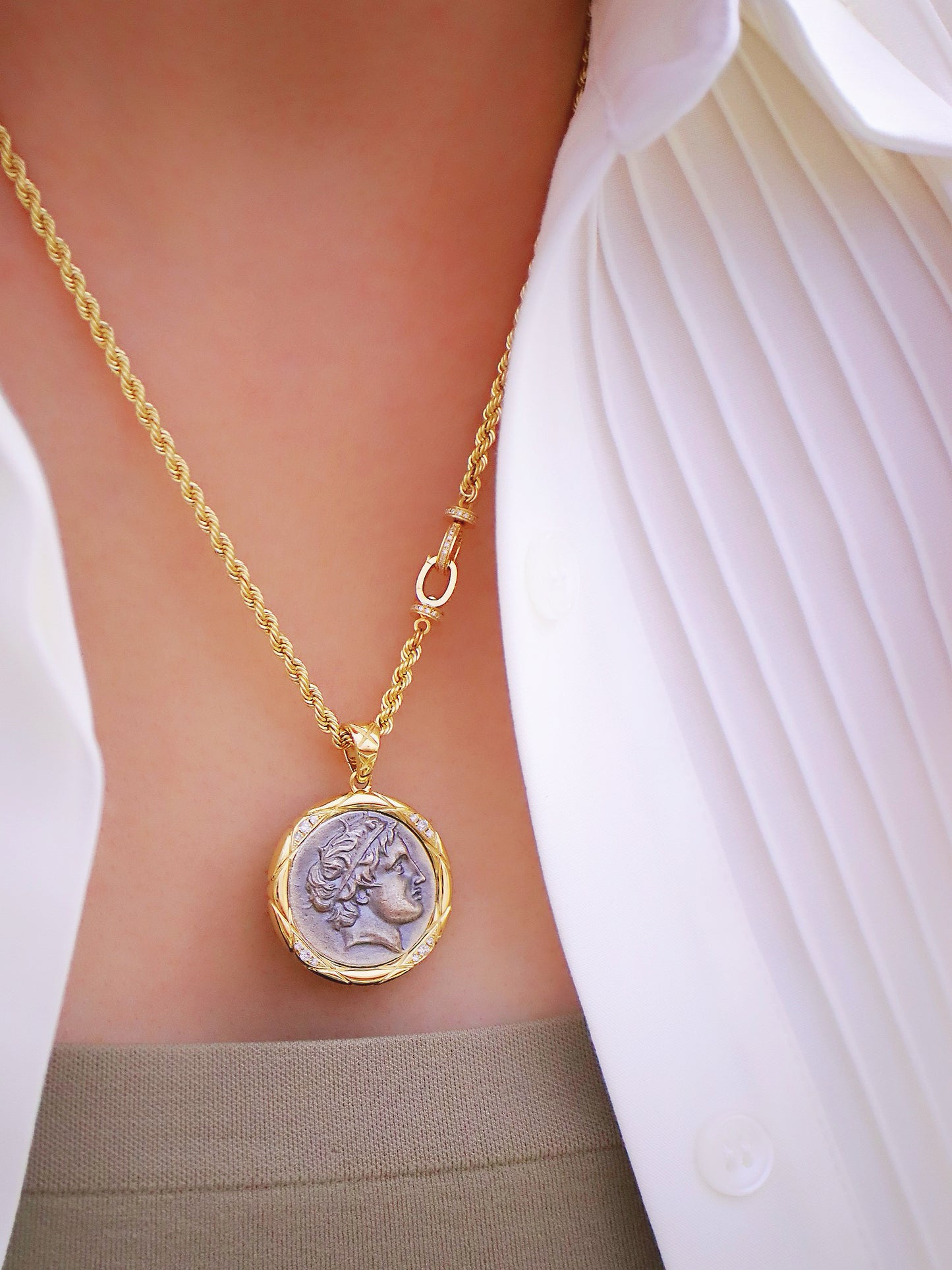 Macedonia Apollo With Horses Ancient Greek Coin Medallion 18K Gold Pendant (Item No. COIN025）