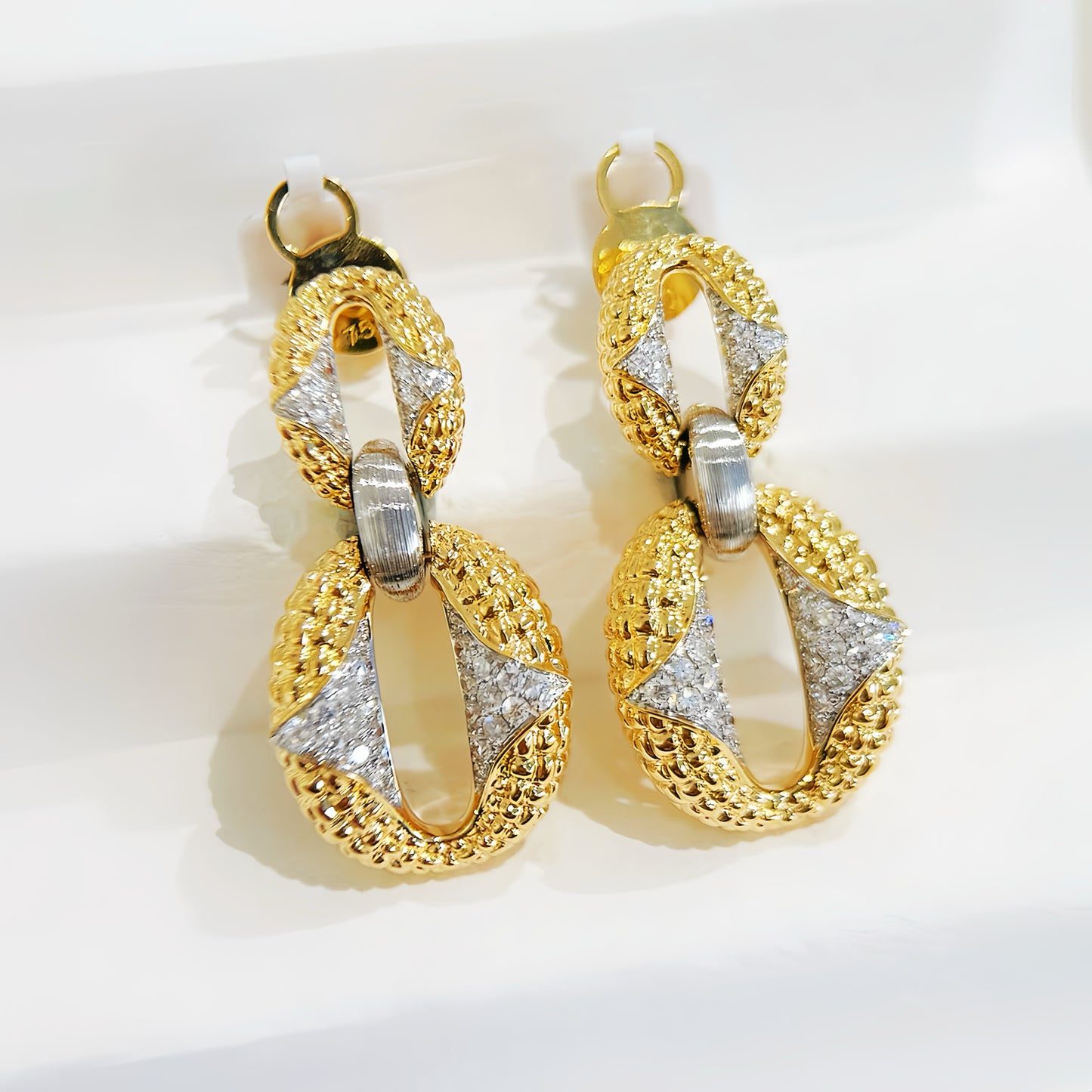 Vintage 18k Gold Diamond Earring (Item No. VT267)