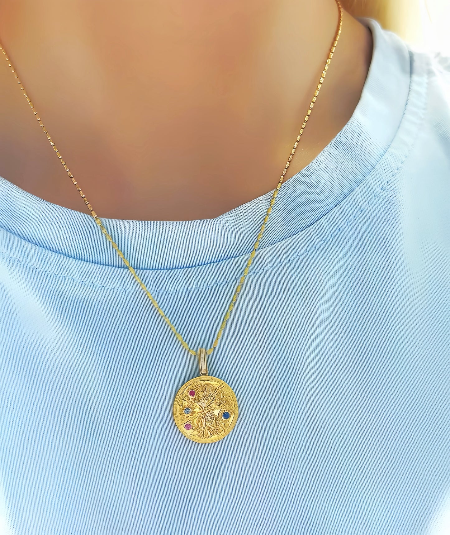 Compass Vintage 18k Gold Diamond Pendant (Item No. VT165）