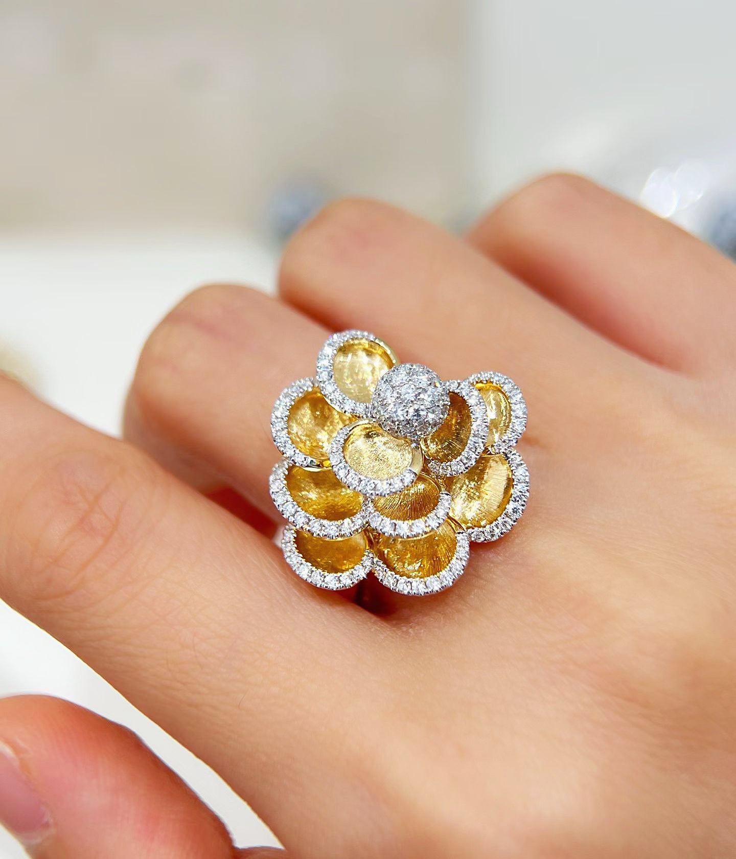Vintage 18k Gold Diamond Ring (Item No. VT477）