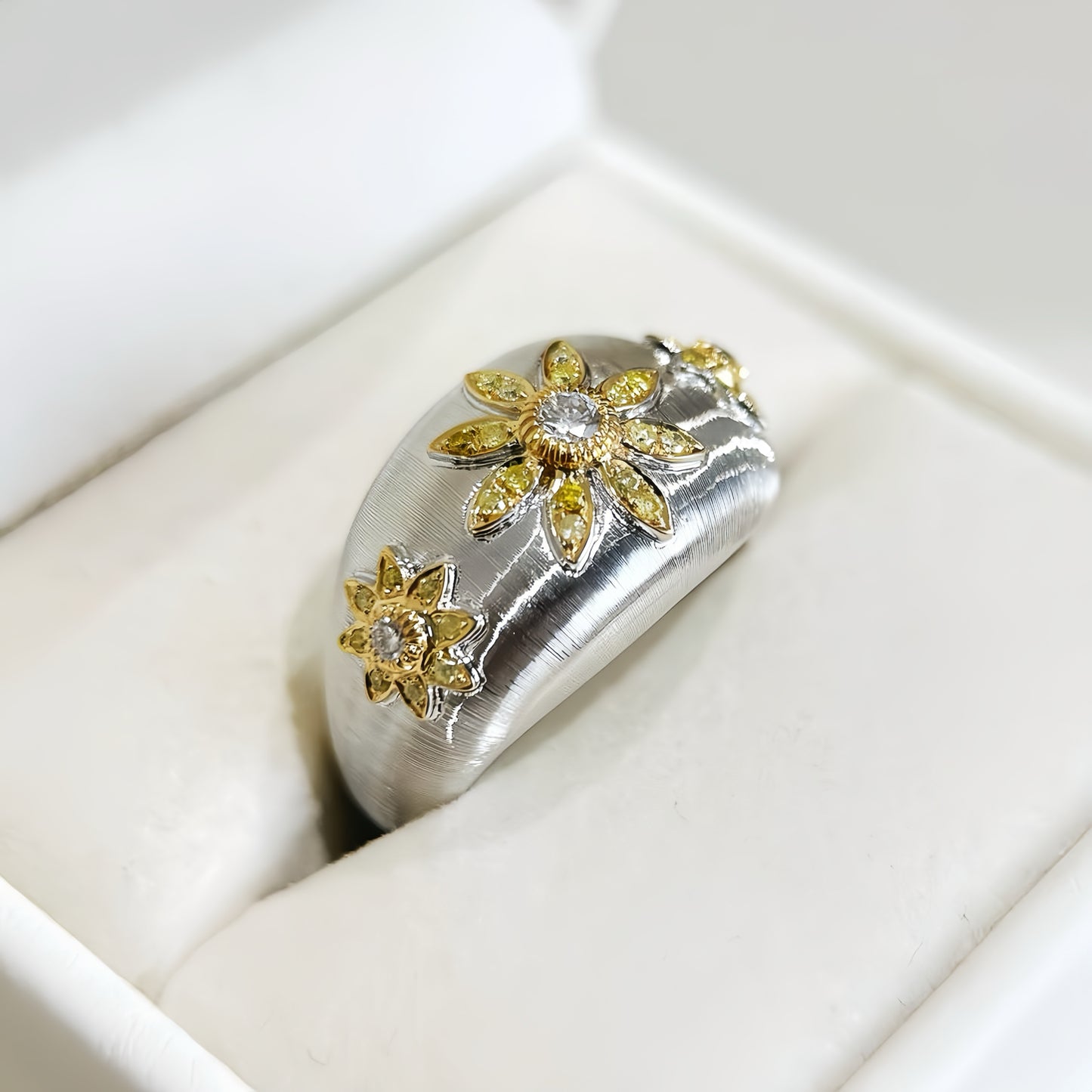 Vintage 18k Gold Diamond Ring (Item No. VT318)