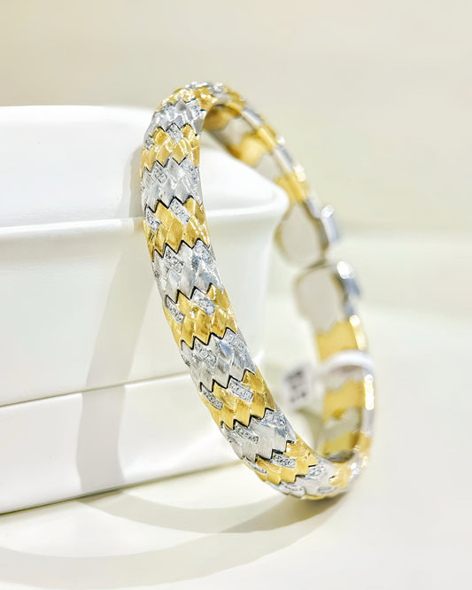 Weaving Vintage 18k Gold Diamond Bracelet (Item No. VT338)