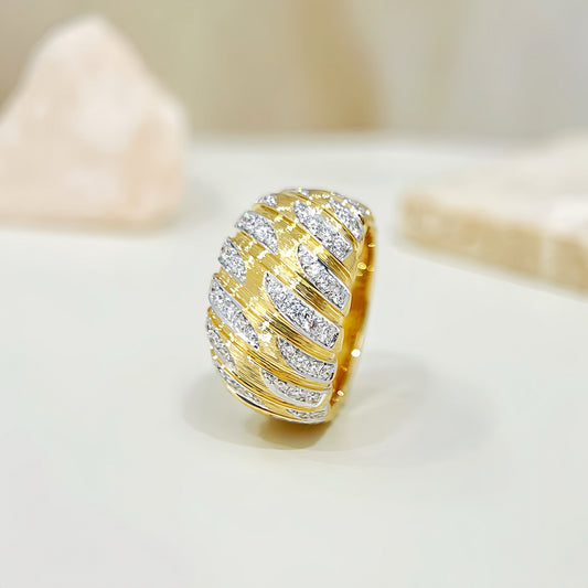 Vintage 18k Gold Diamond Ring (Item No. VT391）