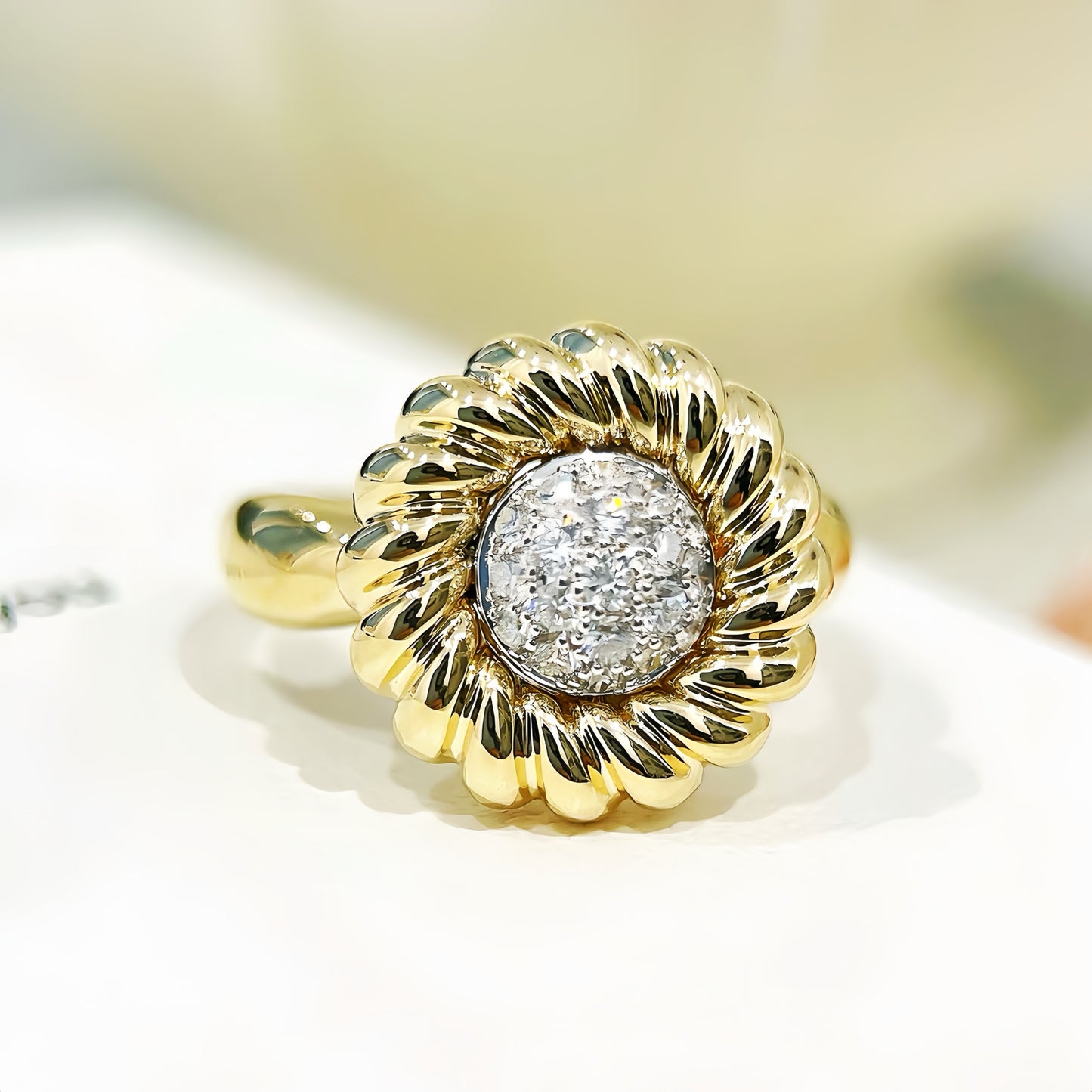 Vintage 18k Gold Diamond Ring (Item No. VT434）