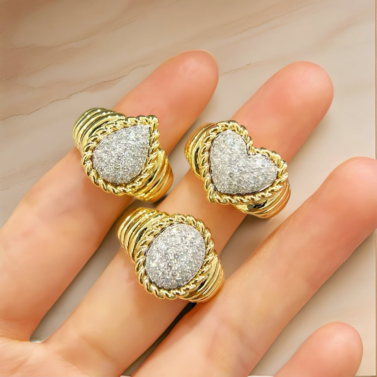 18k Gold Diamond Ring (Item No. VT243）