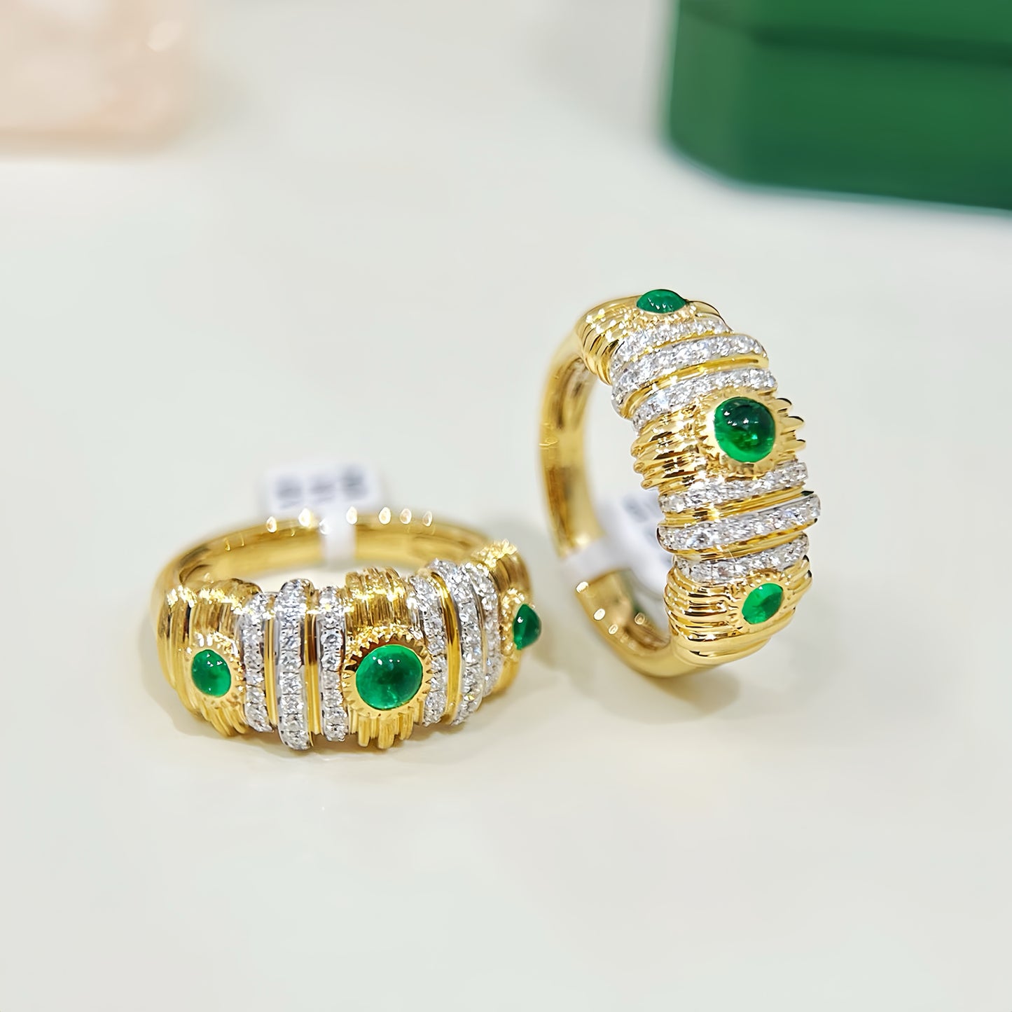 Vintage 18k Gold Diamond Emerald Ring (Item No. VT394）