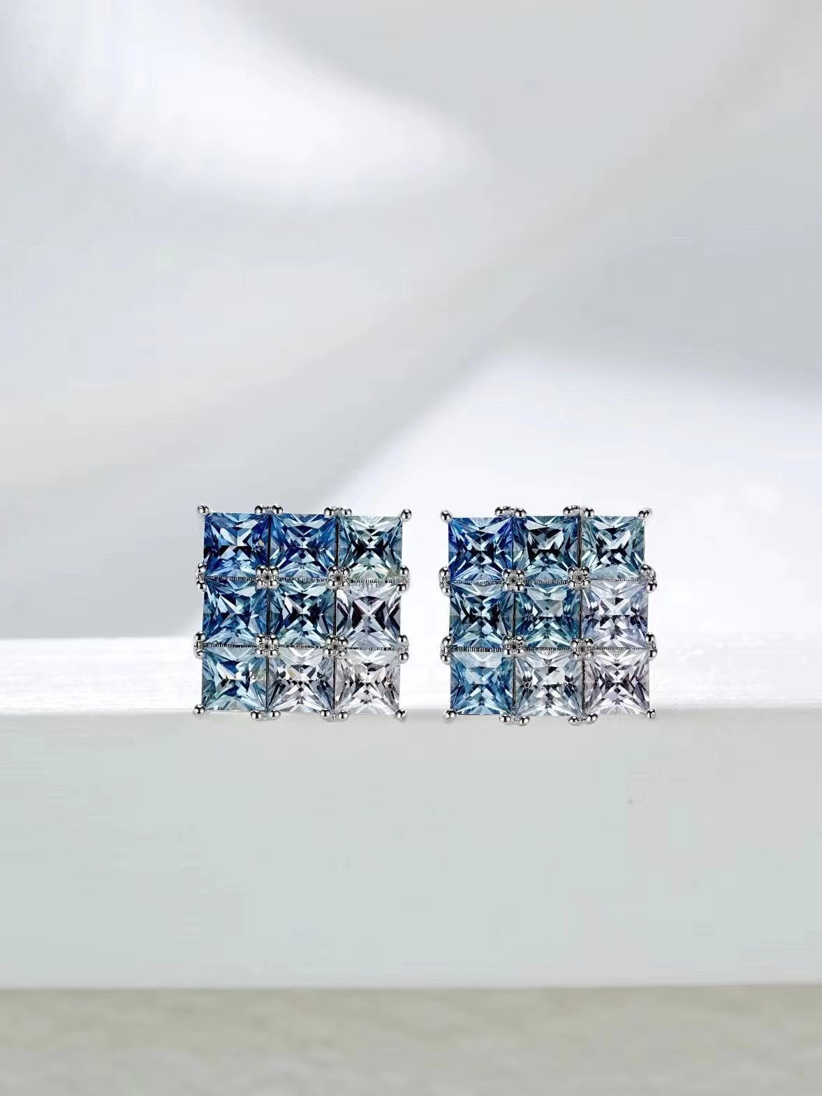 Rainbow Sapphire 18k Gold Earring (Item No. SA101）