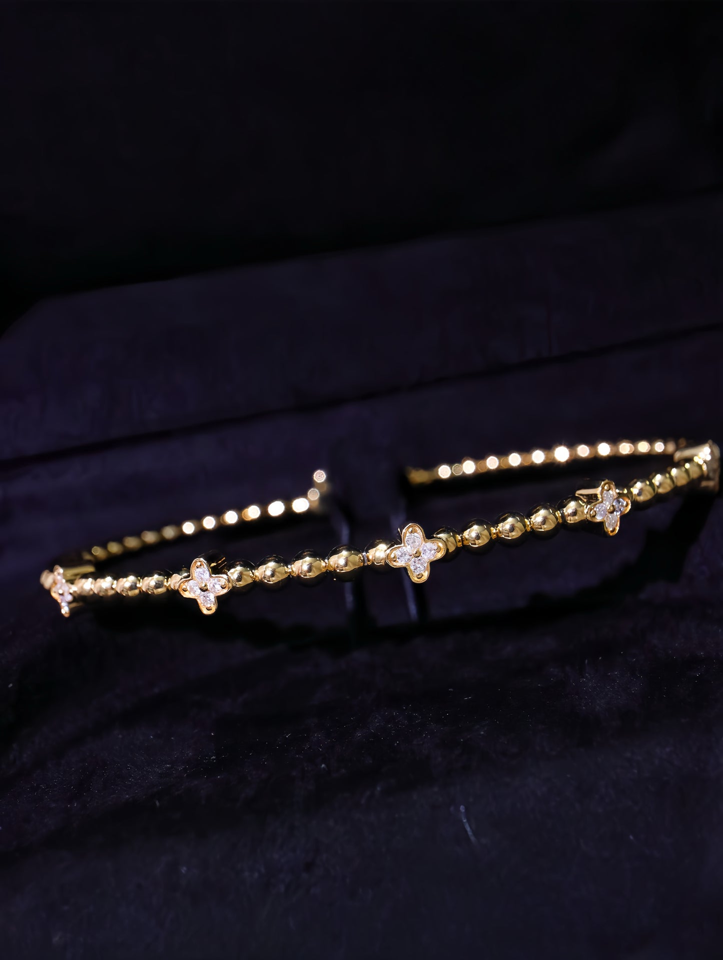 Four-leaf Clover Vintage 18k Gold Diamond Bracelet (Item No. VT130）