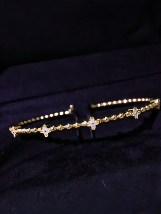 Four-leaf Clover Vintage 18k Gold Diamond Bracelet (Item No. VT130）