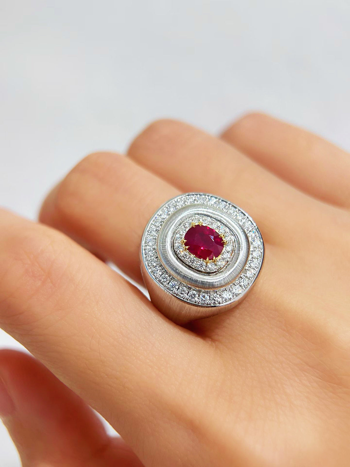 Enamel Vintage 18k Gold Diamond Ring (Item No. VT512）