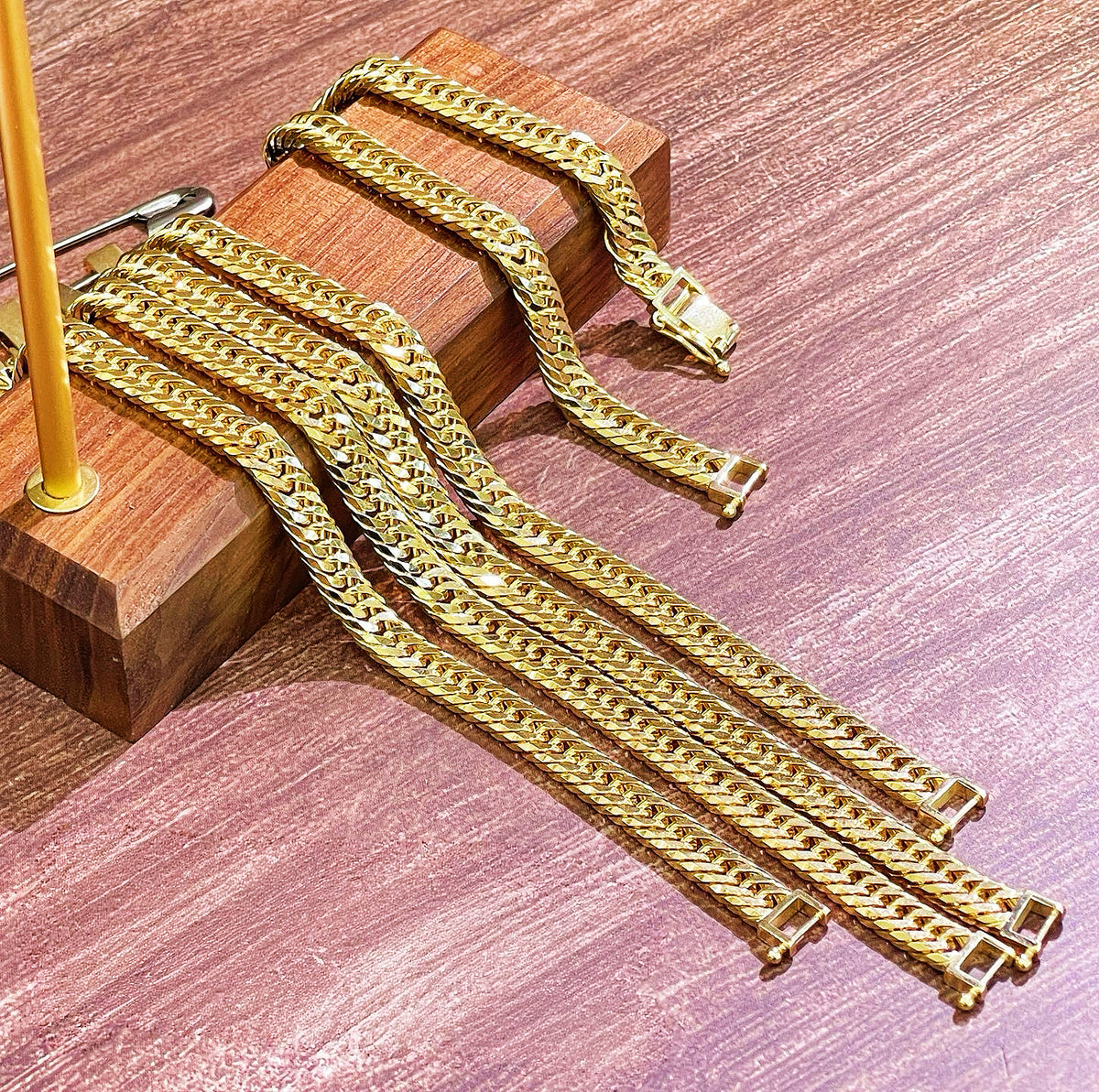 Weaving 18K Gold Bracelet (Item No. SJB019）