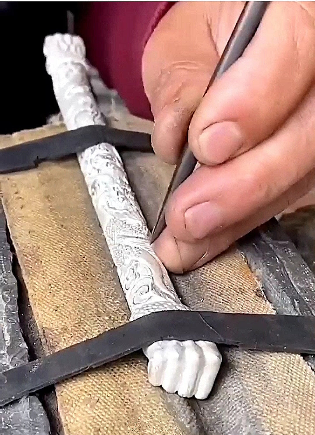 Power Fist Dragon Silver Bangle (Item No. B0187)