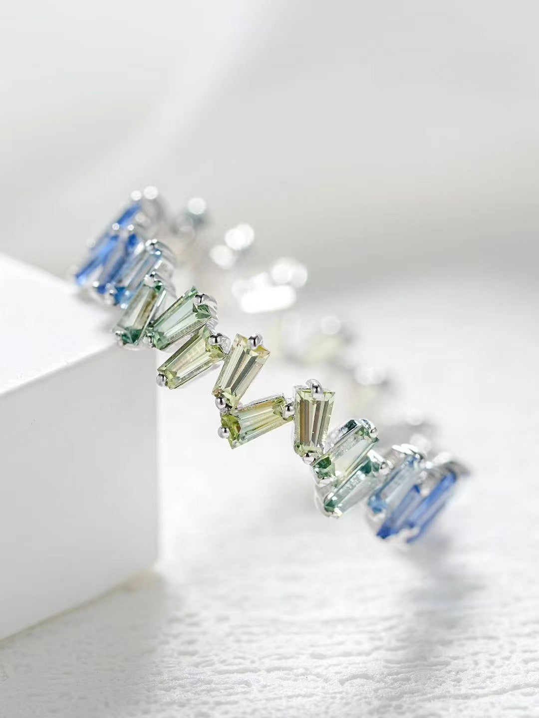 T Square Cut Rainbow Sapphire 18k Gold Ring (Item No. SA018）