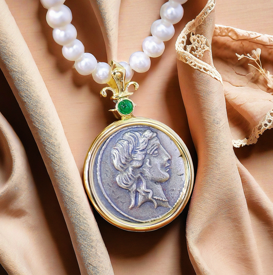 Venus Ancient Greek Coin Medallion 18K Gold Pendant (Item No. COIN022）