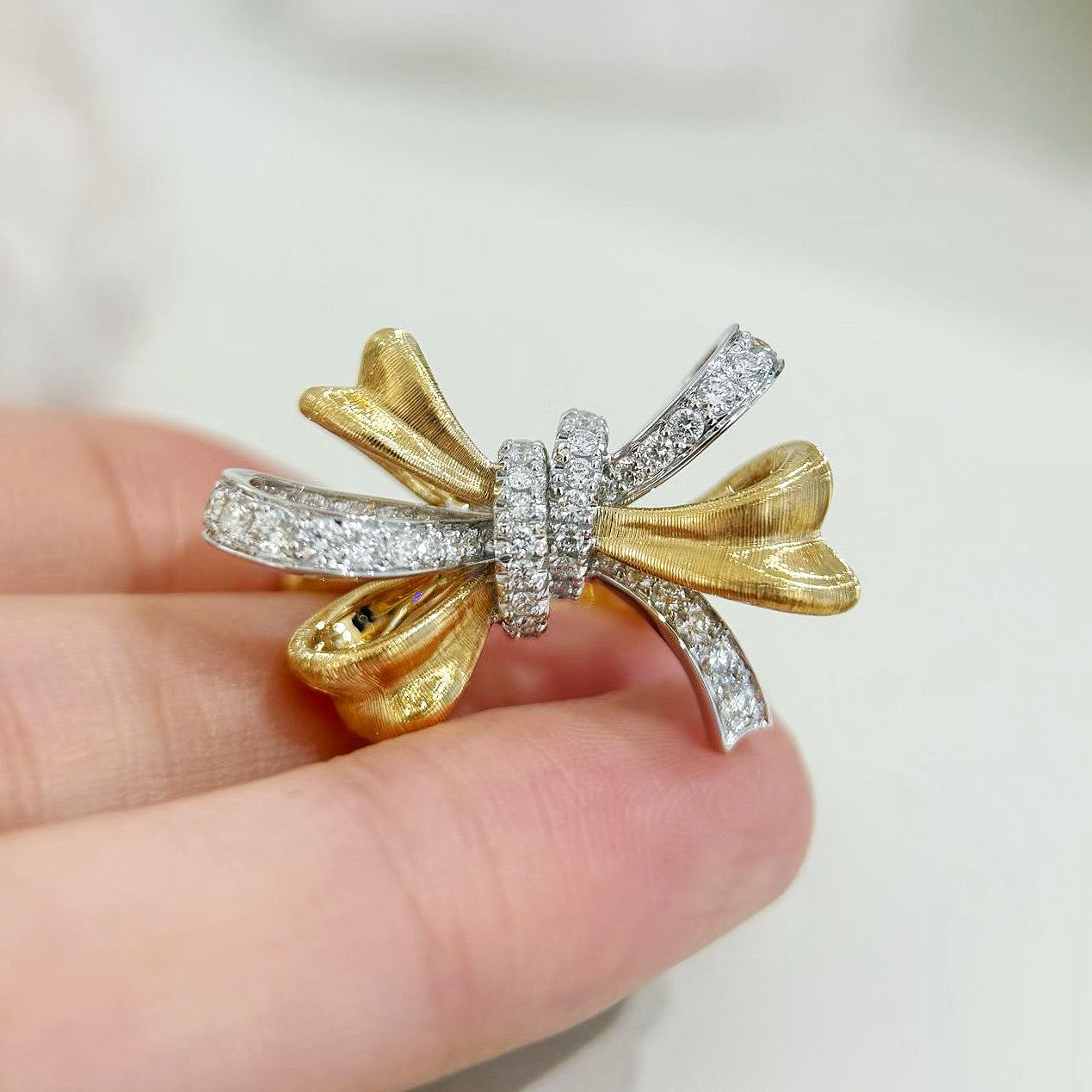 Butterfly 18k Gold Diamond Ring (Item No. VT479）