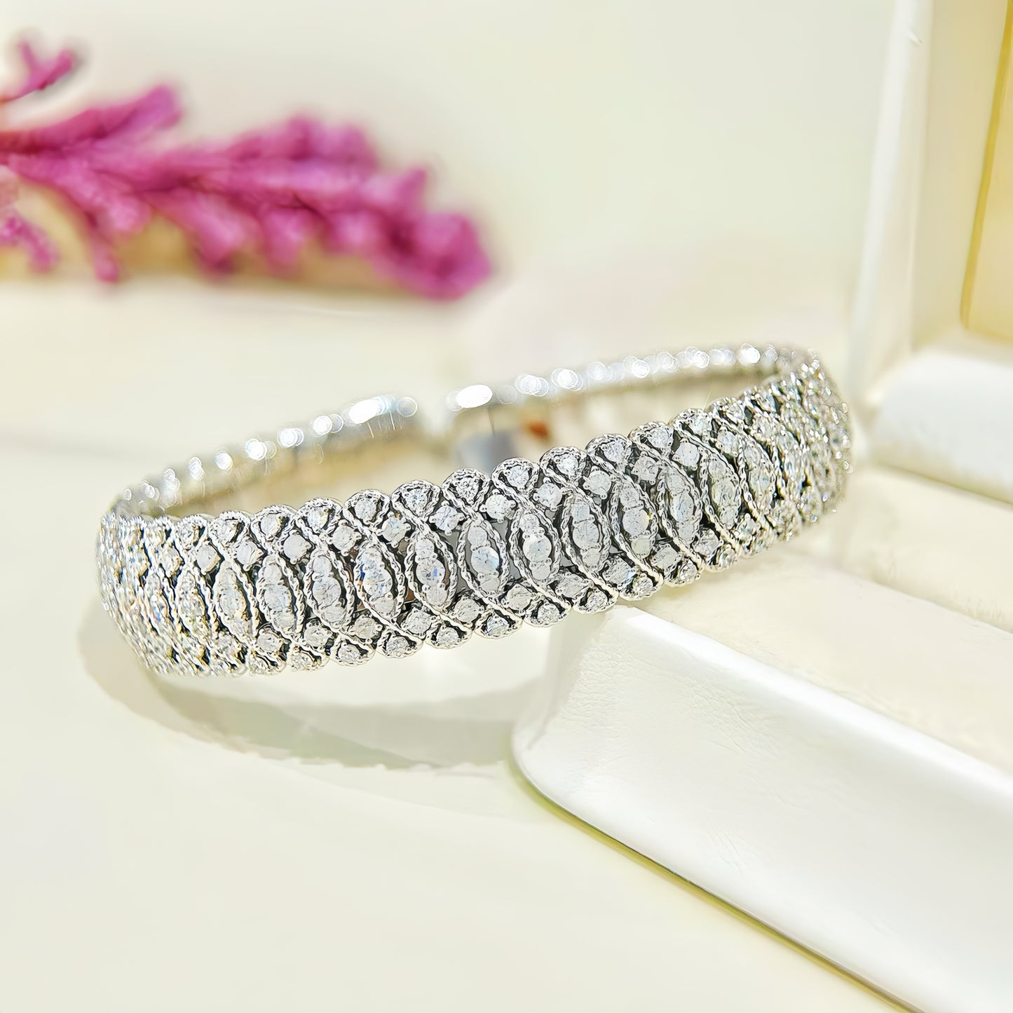 Vintage 18k Gold Diamond Bracelet (Item No. VT339)