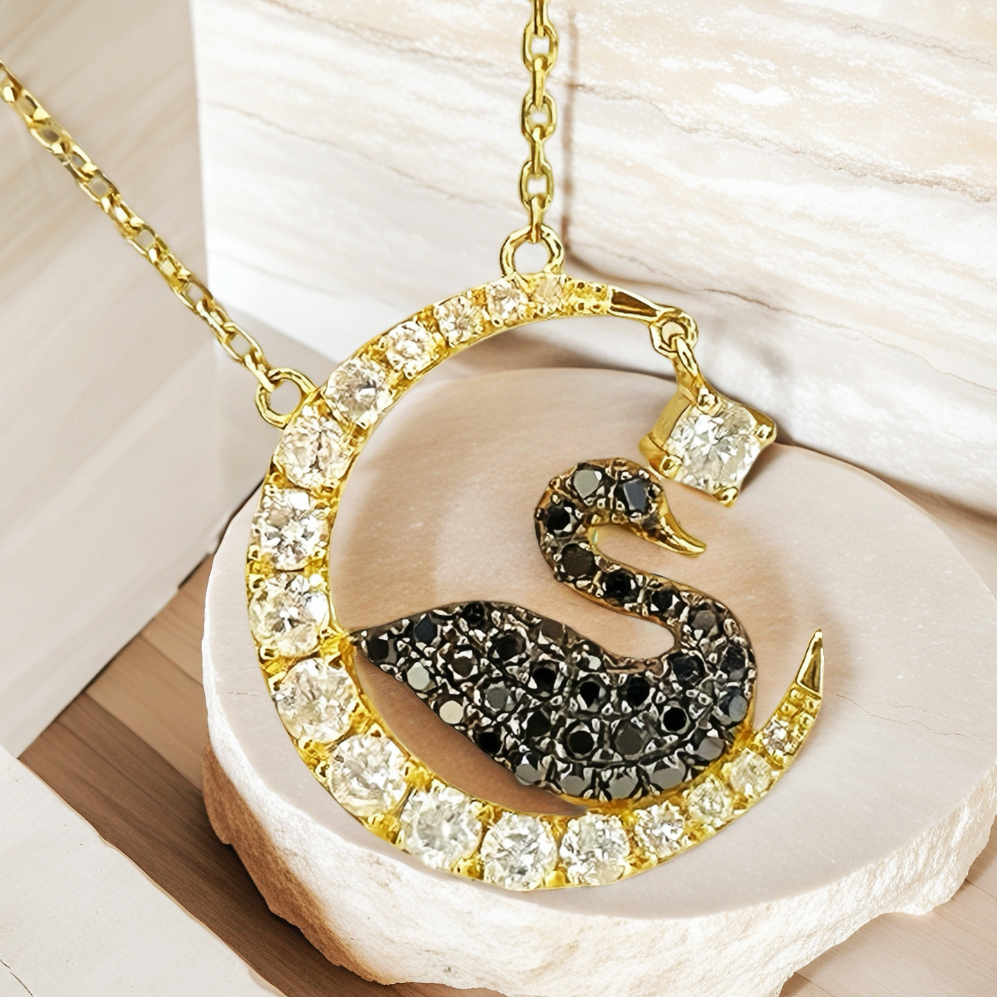 Black Swan 18k Gold Diamond Pendant (Item No. VT116）
