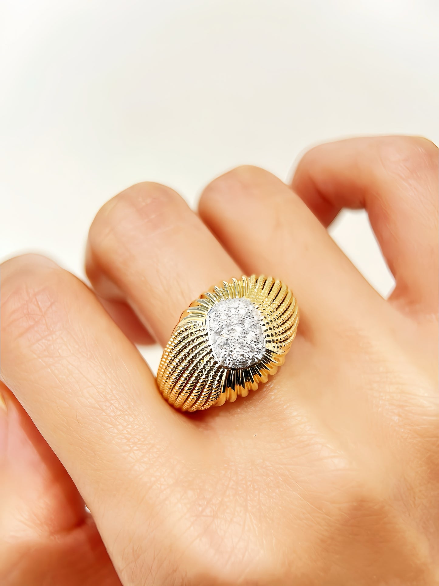 Vintage 18k Gold Diamond Ring (Item No. VT408）