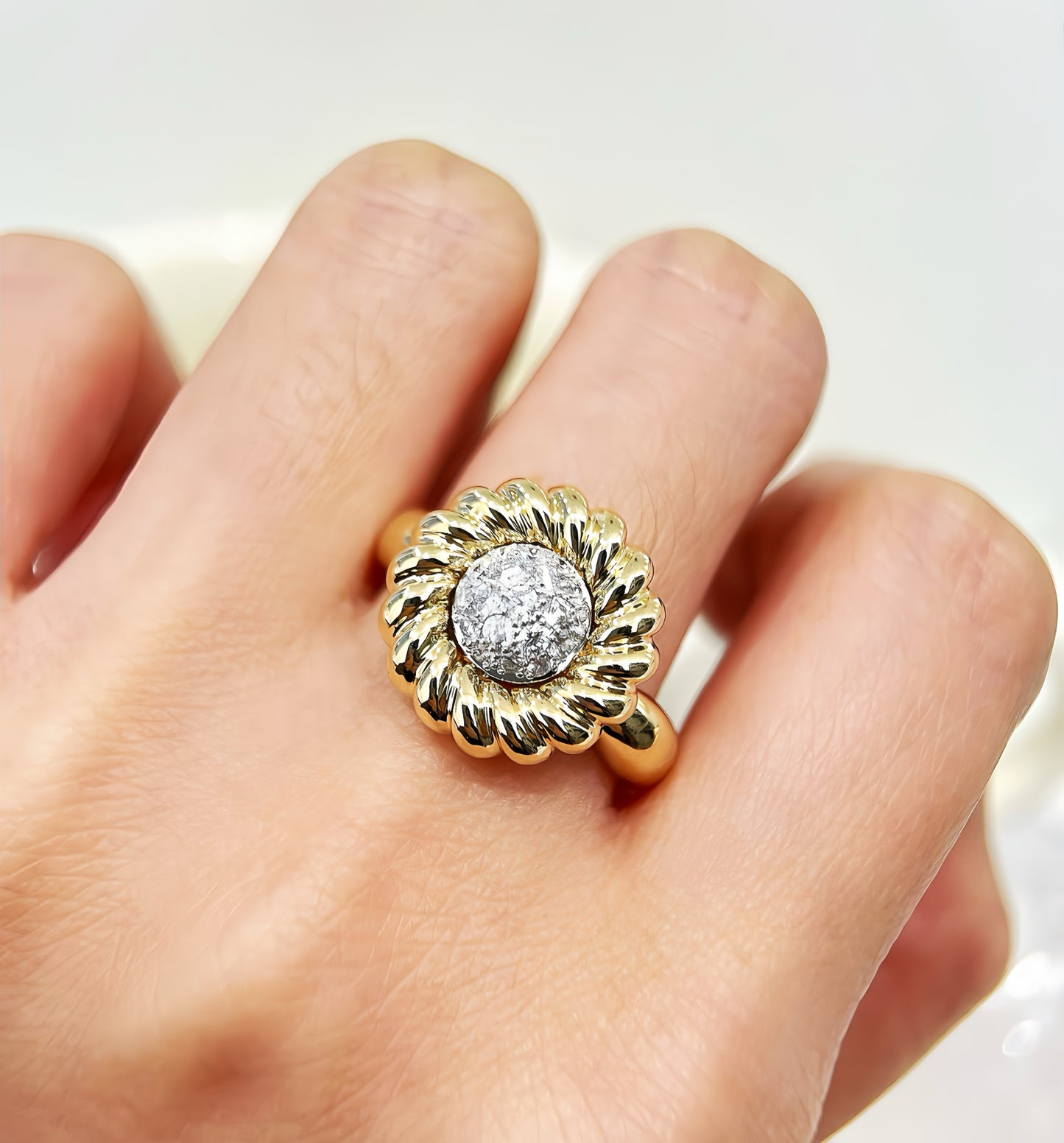 Vintage 18k Gold Diamond Ring (Item No. VT434）