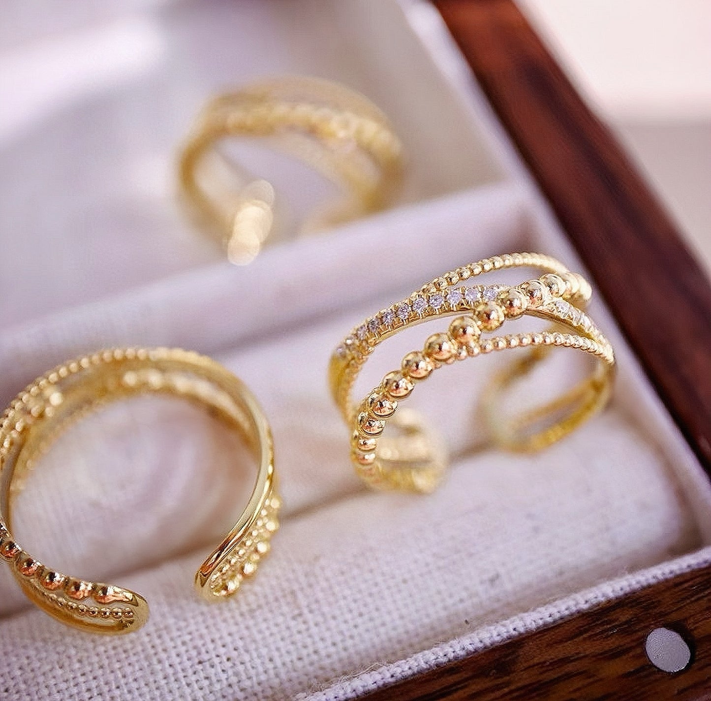 Vintage 18k Gold Diamond Ring (Item No. VT024）