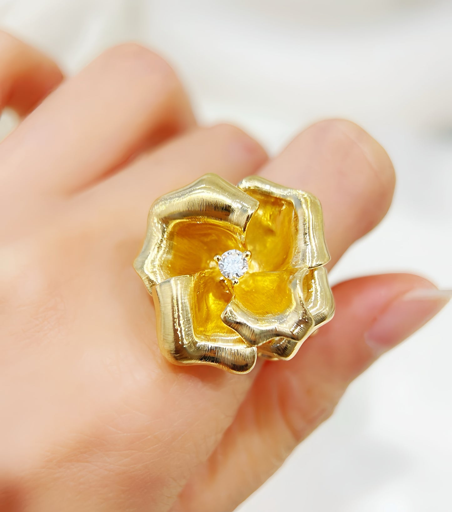 Flower 18k Gold Diamond Ring (Item No. VT405）
