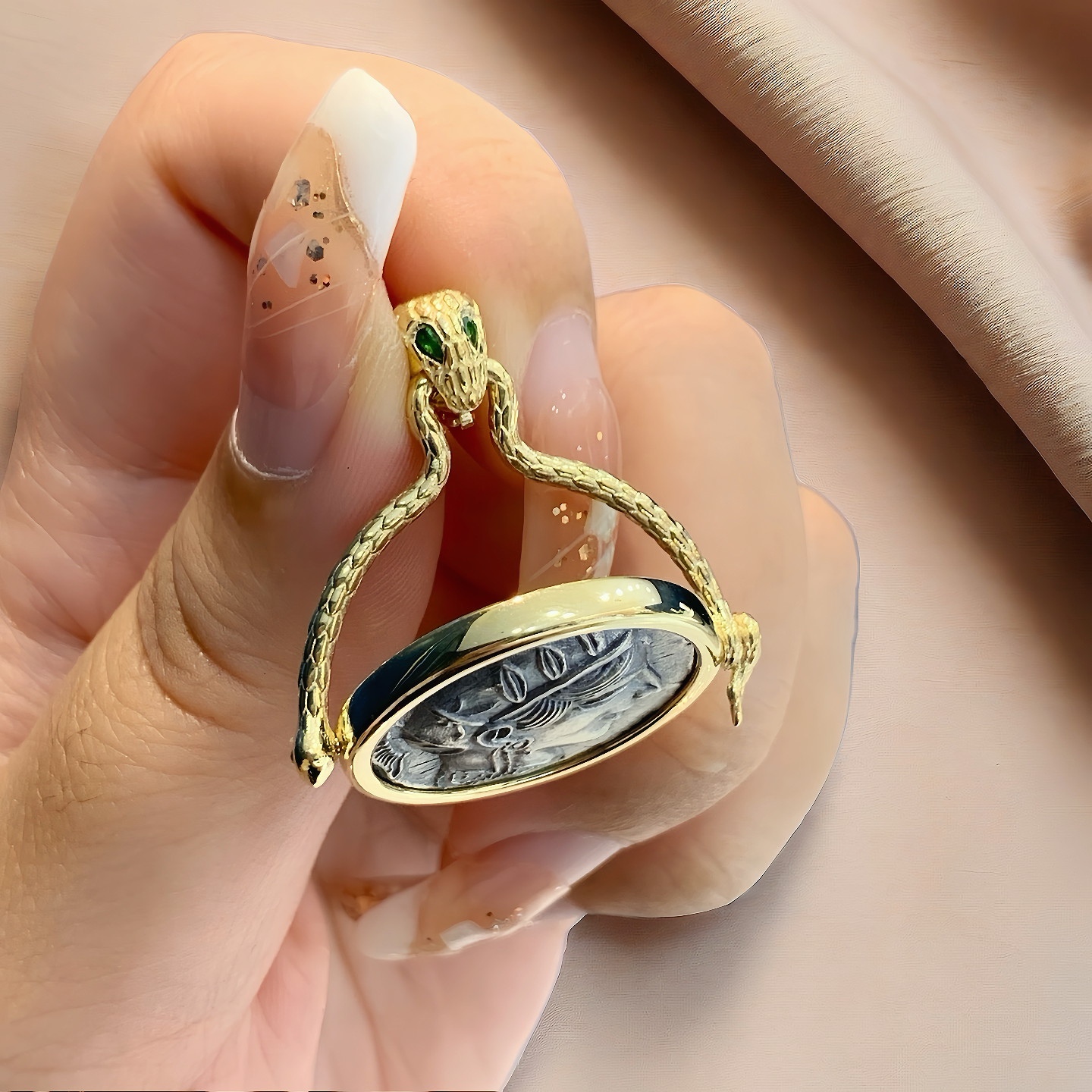 Athena Owl Ancient Greek Coin Medallion 18k Gold Pendant (Item No. COIN003）