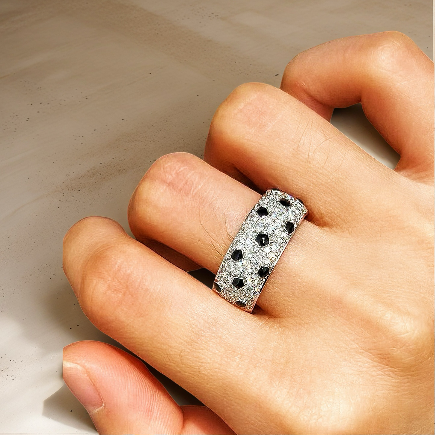 Black Panther Vintage 18k Gold Diamond Earring (Item No. VT021）