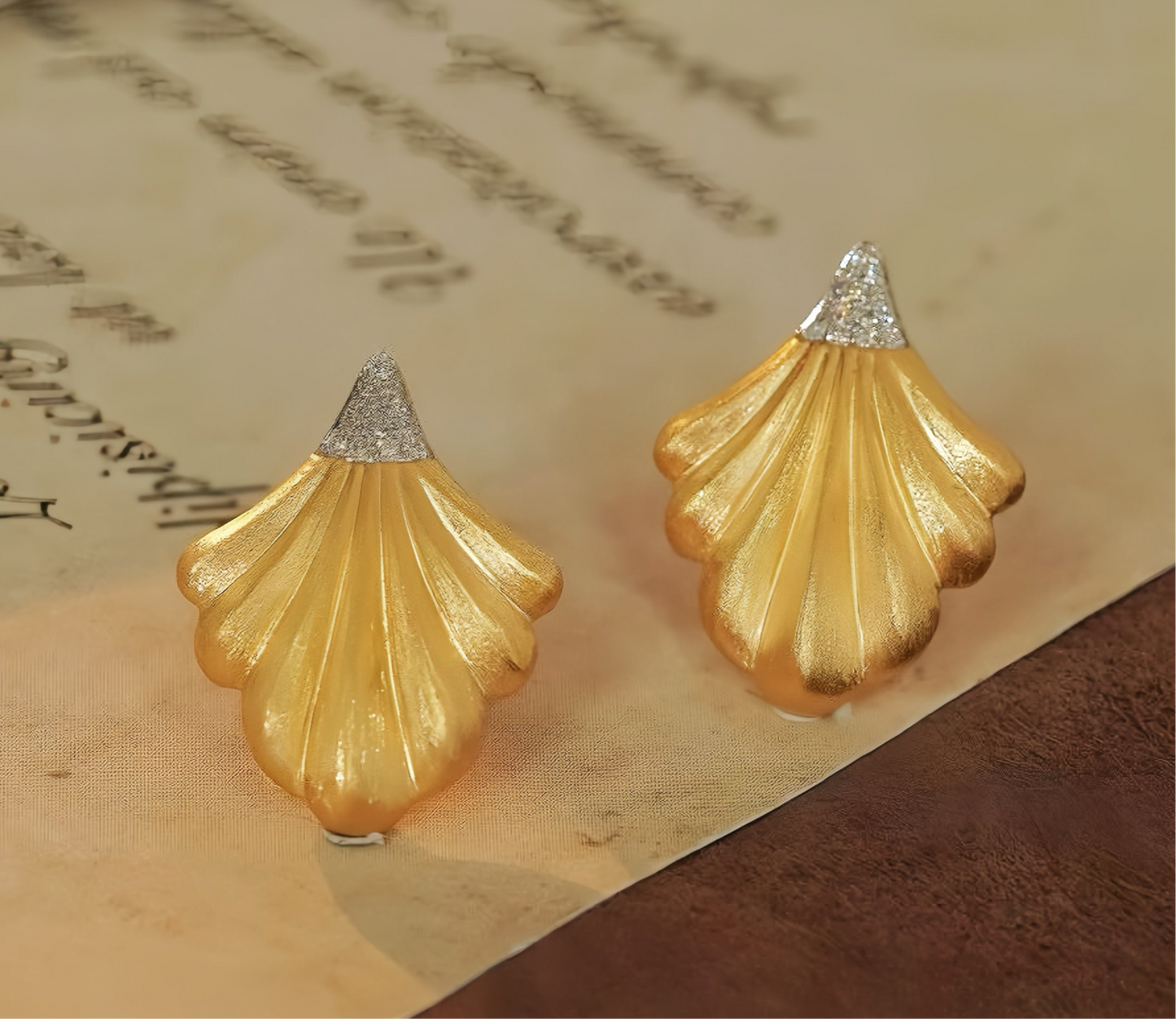 Vintage Fan-shaped 18k Gold Diamond Earring (Item No. VT078）